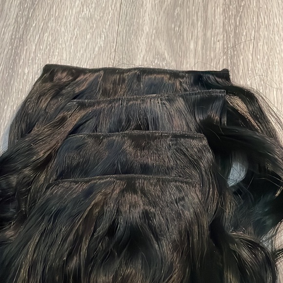 Black synthetic clip in extensions 18” - Picture 3 of 6